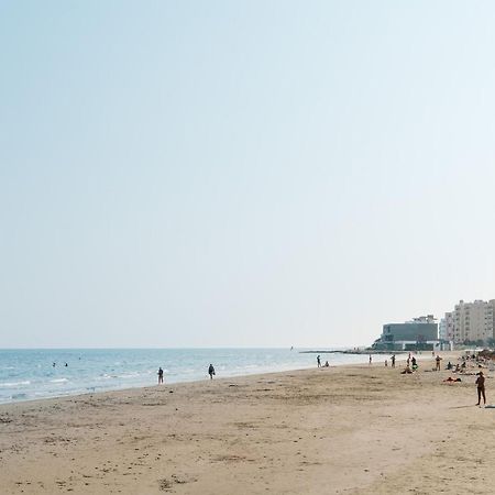 Seasunlove Apt. Apartment Larnaca Bagian luar foto