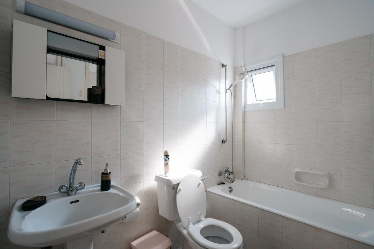 Seasunlove Apt. Apartment Larnaca Bagian luar foto