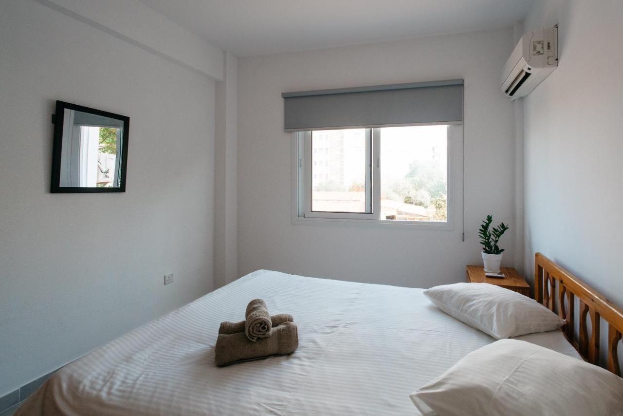 Seasunlove Apt. Apartment Larnaca Bagian luar foto