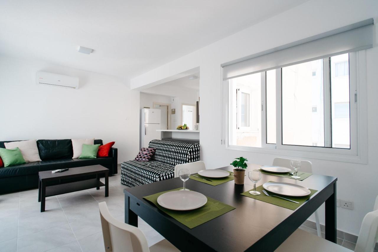 Seasunlove Apt. Apartment Larnaca Bagian luar foto