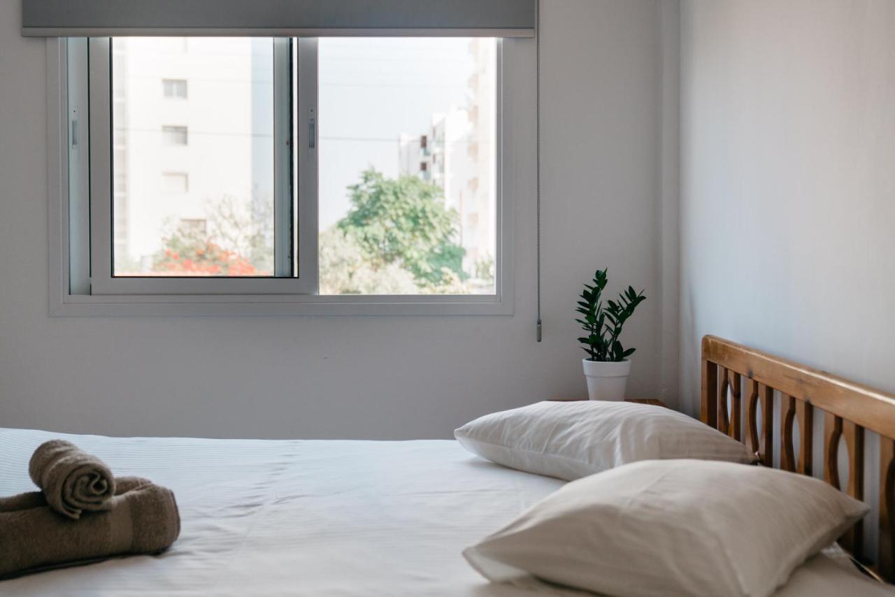 Seasunlove Apt. Apartment Larnaca Bagian luar foto